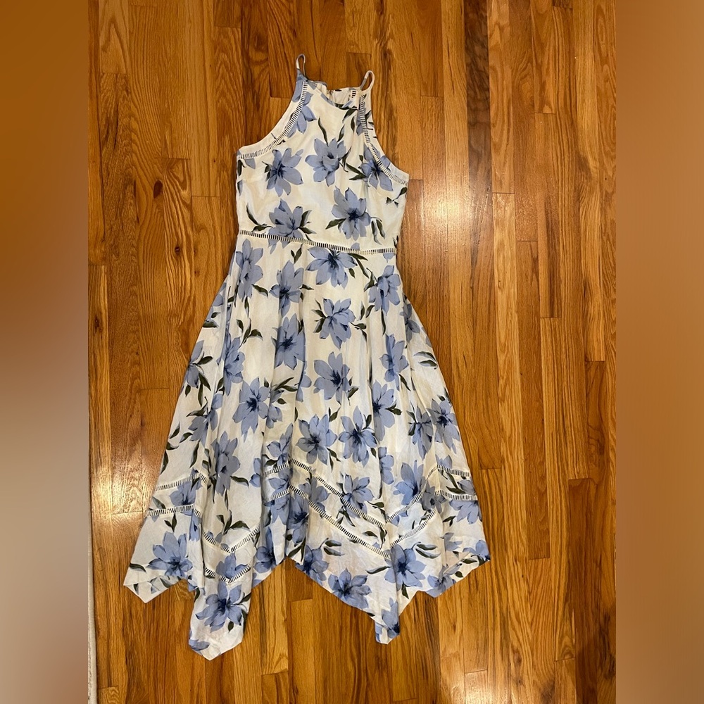 Zahara blue and white floral print midi dress